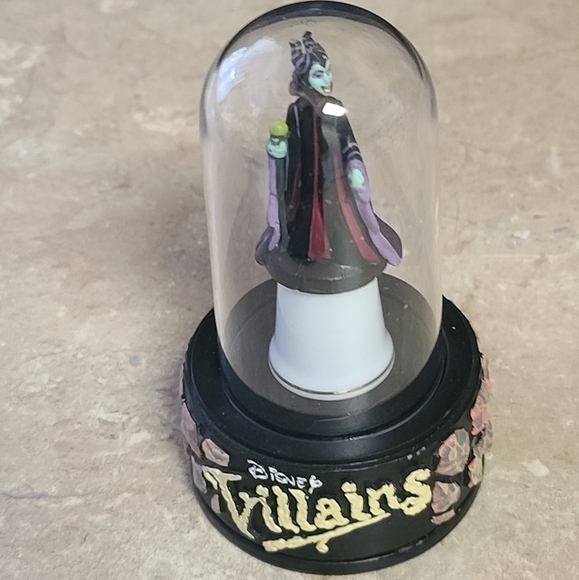 Maleficent Disney Villians glass covered thimble - Picture 1 of 9